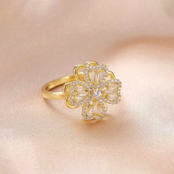 Gold Clover Rotatable Ring