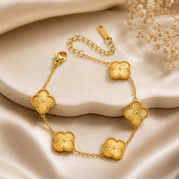 Minimal Gold Clover Bracelet