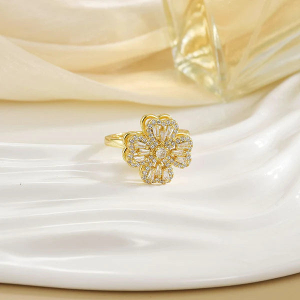 Gold Clover Rotatable Ring